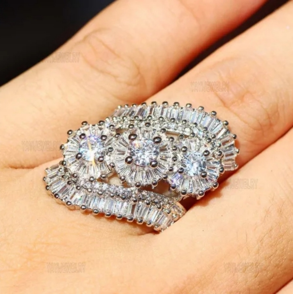 Super Shiney! New Sterling Silver Sapphire Diamond Ring